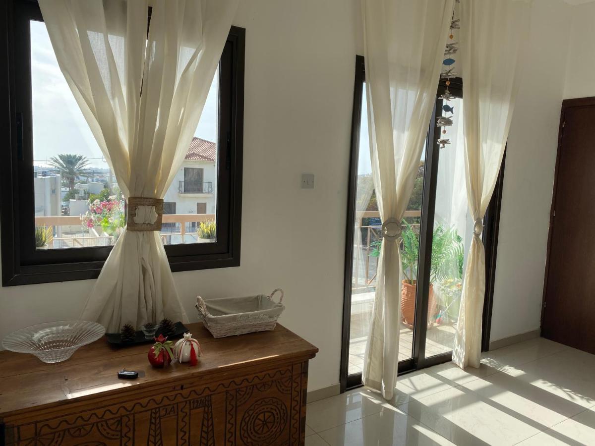 Two Bedroom Duplex :Mountain And Sea View 라르나카 외부 사진